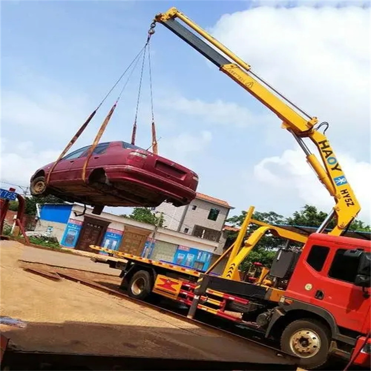 马鞍山花山吊车吊汽车的正确方法